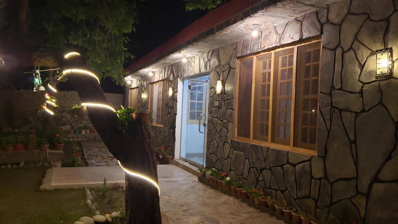 Sehrish Guest House Skardu Zewnętrze zdjęcie