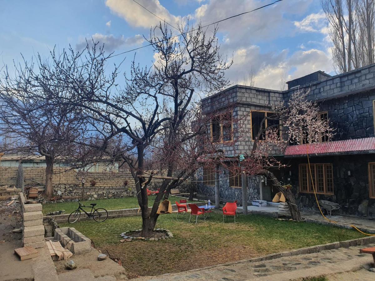 Sehrish Guest House Skardu Zewnętrze zdjęcie