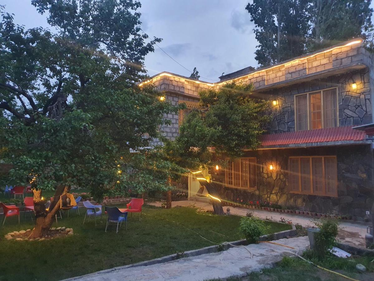 Sehrish Guest House Skardu Zewnętrze zdjęcie