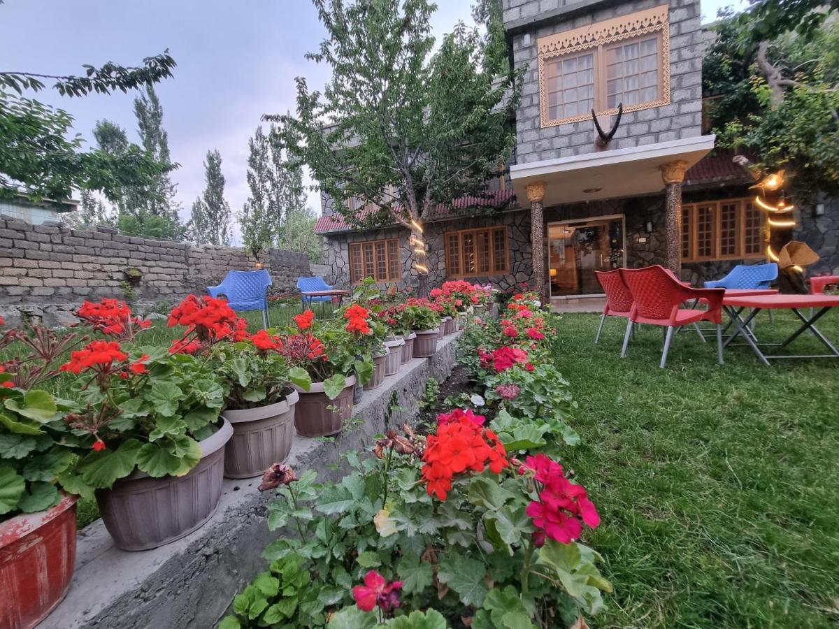 Sehrish Guest House Skardu Zewnętrze zdjęcie